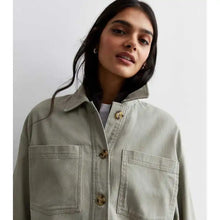 light-green-cotton-pocket-front-crop-shacket