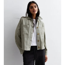 light-green-cotton-pocket-front-crop-shacket
